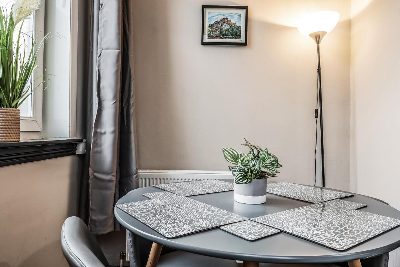 Private Ground Floor Main Door Entrance - Spacious 2 Bedroom Property - The Shore, Leith Edynburg Zewnętrze zdjęcie