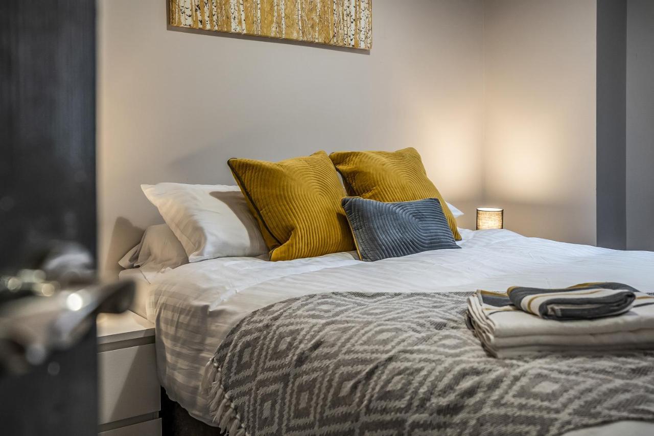 Private Ground Floor Main Door Entrance - Spacious 2 Bedroom Property - The Shore, Leith Edynburg Zewnętrze zdjęcie