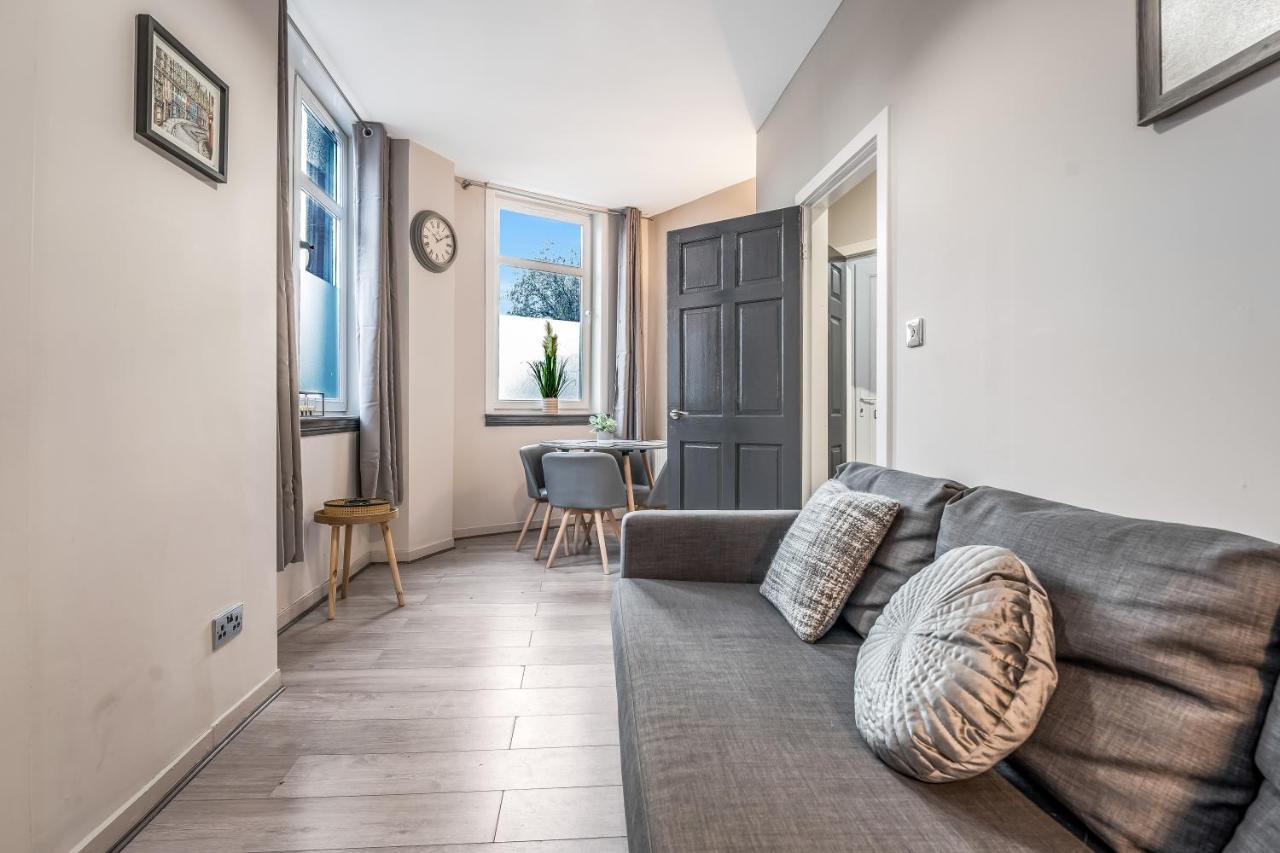 Private Ground Floor Main Door Entrance - Spacious 2 Bedroom Property - The Shore, Leith Edynburg Zewnętrze zdjęcie